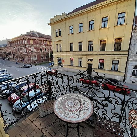 Entrez Apartment 3 - Historical Centre Kösice Oda fotoğraf