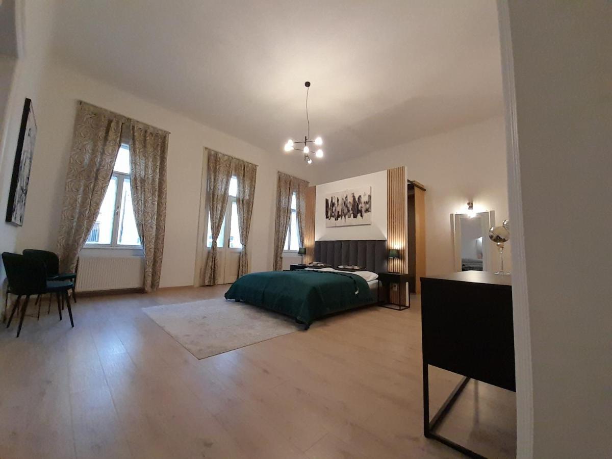 Entrez Apartment 3 - Historical Centre Kösice Dış mekan fotoğraf