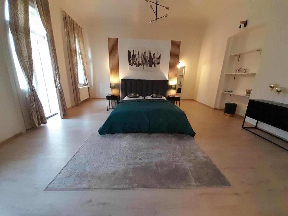 Entrez Apartment 3 - Historical Centre Kösice Dış mekan fotoğraf