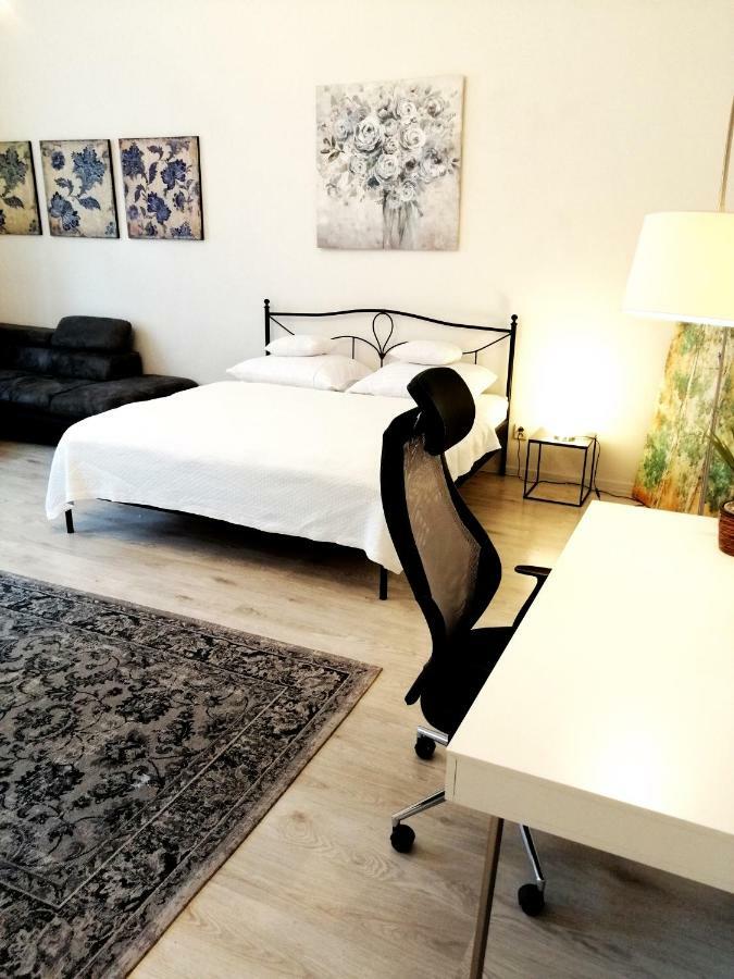 Entrez Apartment 3 - Historical Centre Kösice Dış mekan fotoğraf