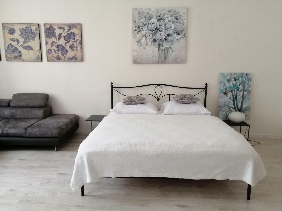 Entrez Apartment 3 - Historical Centre Kösice Dış mekan fotoğraf