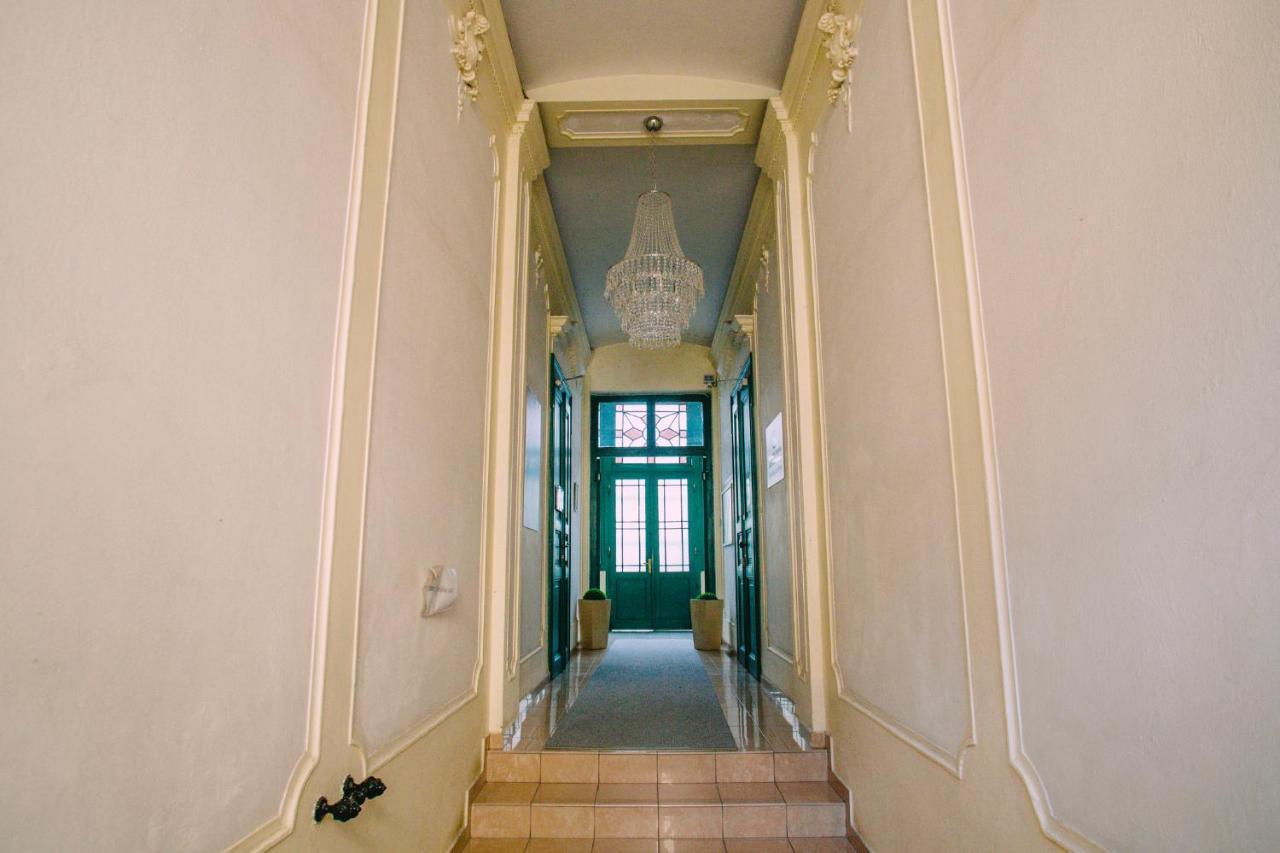 Entrez Apartment 3 - Historical Centre Kösice Dış mekan fotoğraf