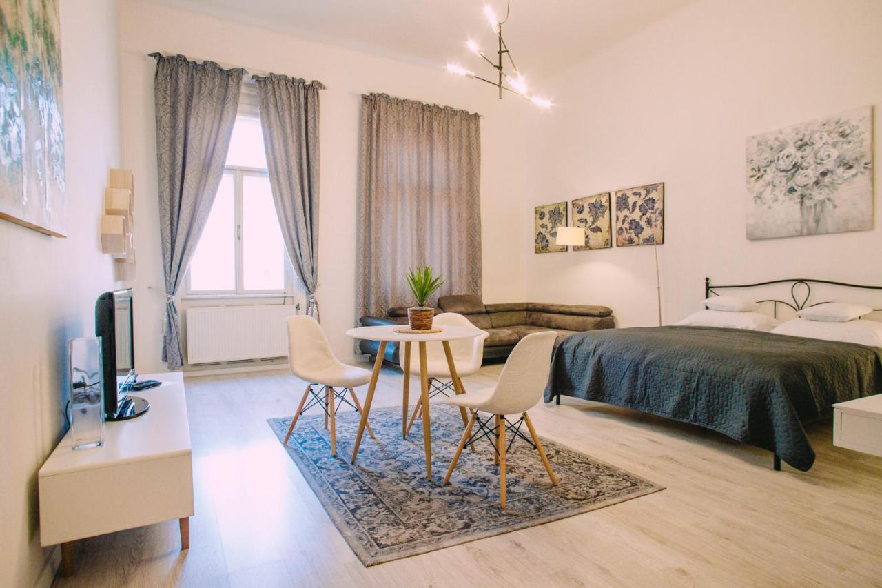 Entrez Apartment 3 - Historical Centre Kösice Dış mekan fotoğraf